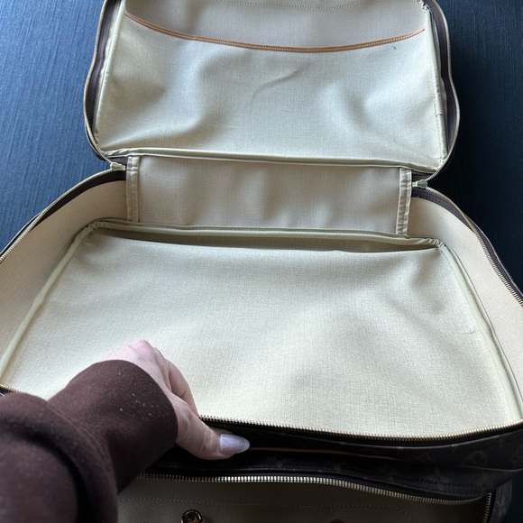 LOUIS VUITTON ALIZÉ monogram weekender in excellent condition. Travel in luxury! - Picture 4 of 7